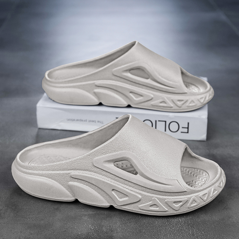 Slippers Men's Summer Outer Wear 2025 New Non-Slip Deodorant Thick Bottom Shit Feeling Slippers Internet Celebrant Sports Super Fire