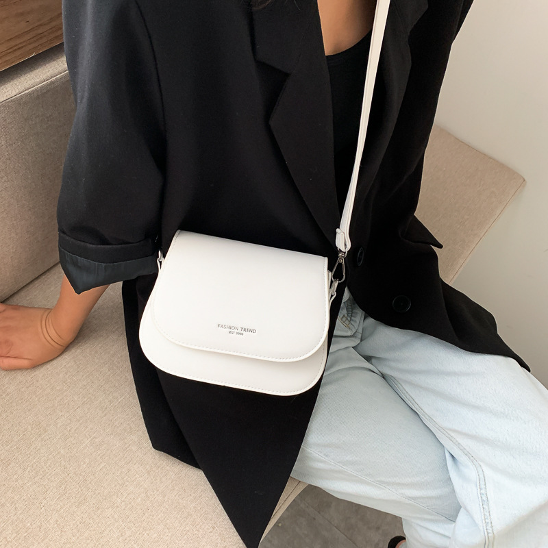 Picture of Fashionable and Simple Single Shoulder Small Bag for Women 2023 Spring New Trendyy Fashion Single Shoulder Crossbody Bag Simple Small Square Bag