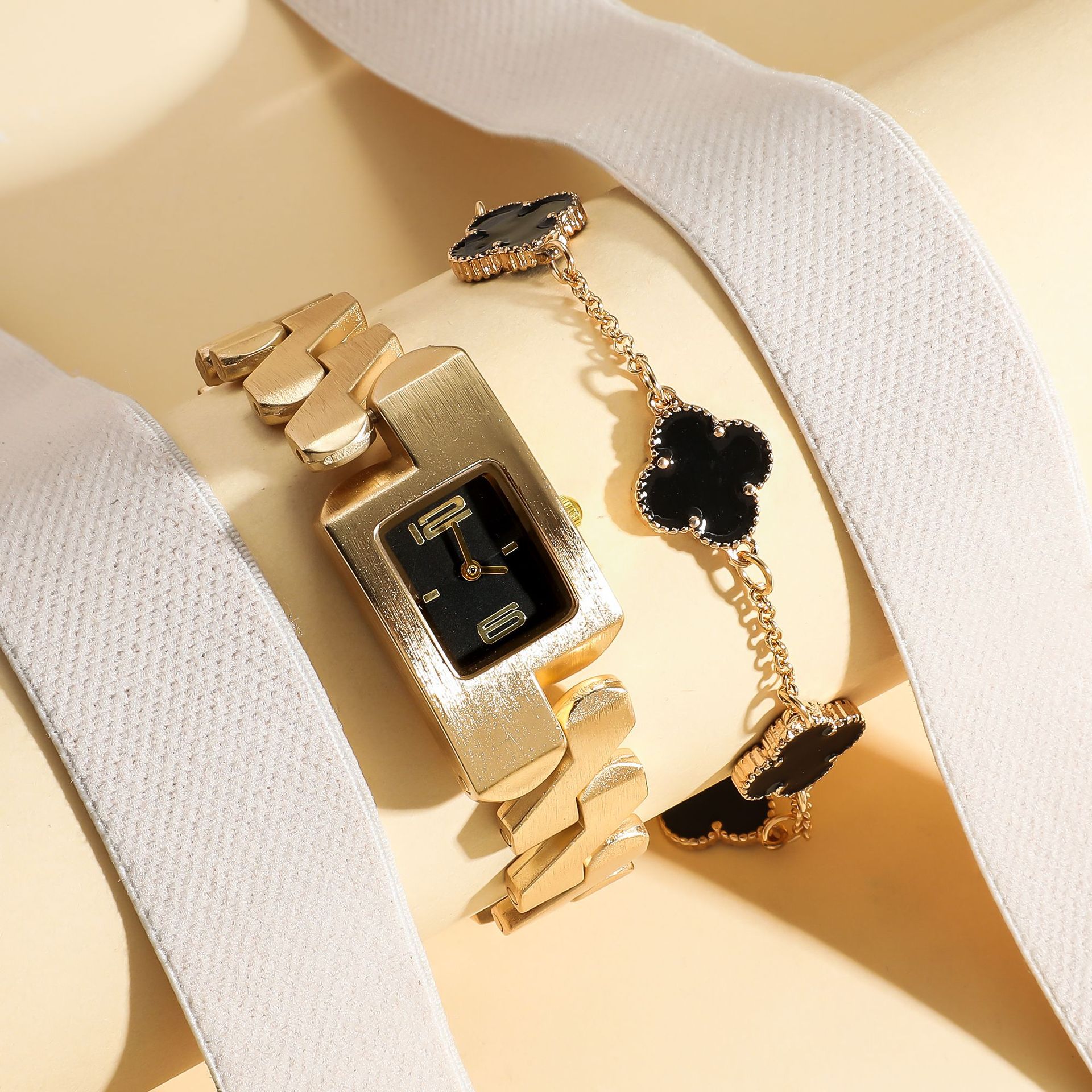 Women's Fashion Square Distinctive Steel Band Quartz Watch Black Simple All-match Four-leaf Clover Bracelet suit