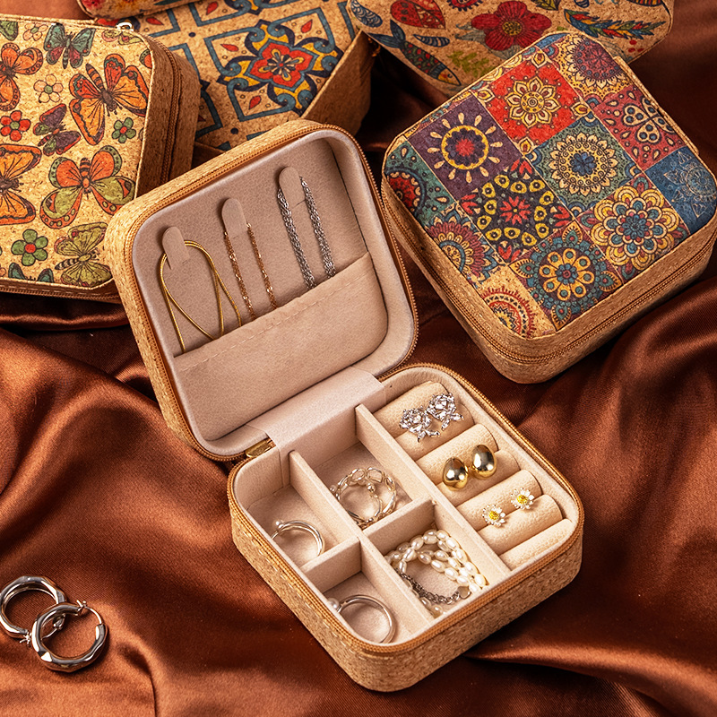 New Vintage Portable Jewelry Box Exquisite Leather Jewelry Necklace Ring Bracelet Storage Ins Antique Gift Box