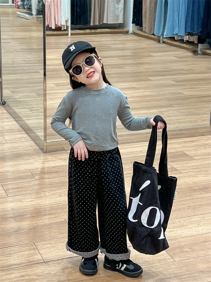 Picture of Korean Style Children's Niche Design Fashionable PU Leather Vest Autumn 2024 New Style Trendy Cardigan Vest for Boys and Girls