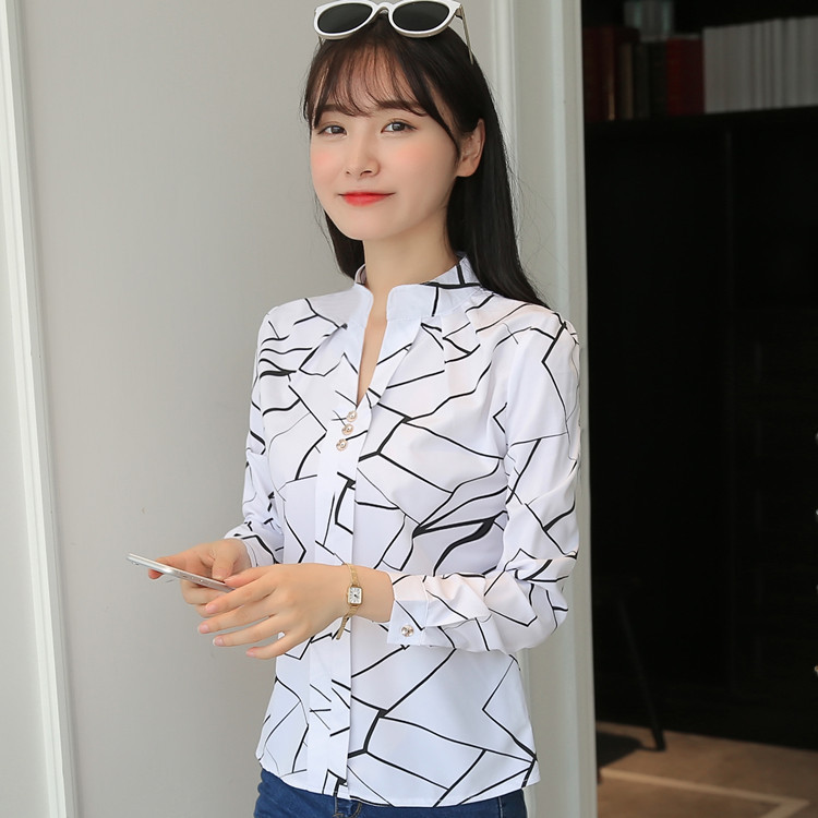 Picture of 2024 Spring and Autumn New Elegant Casual Striped Long-sleeved Shirt Loose White Collar Top Women's Pullover