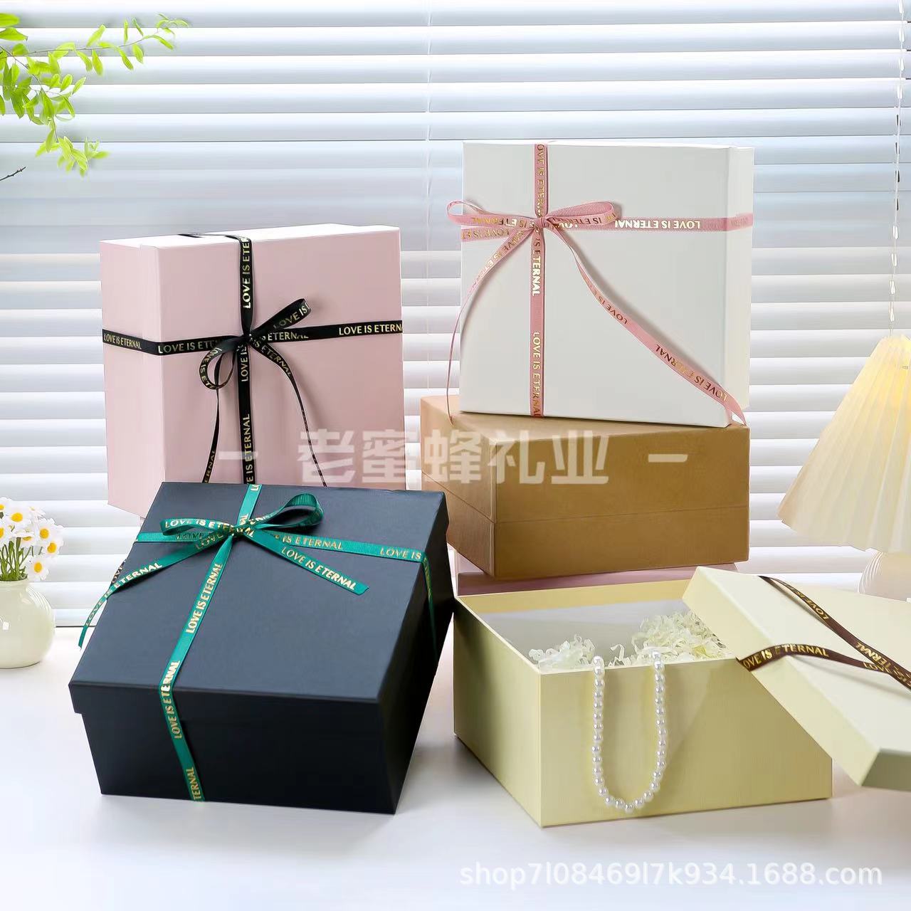 Square Heaven and Earth Cover Accompanied Gift Box Large Holiday Gift Box Accompanied Gift Box Christmas Gift Box Packaging