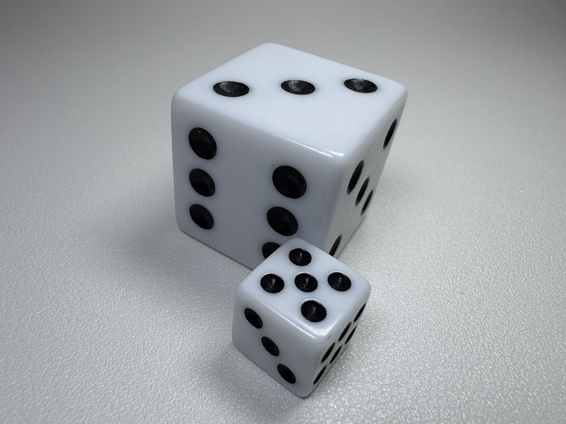 Picture of Right Angle Square Solid Color White Background Board Game Running Group Accessories Teaching Game Entertainment Props Drawing Acrylic Mini Dice