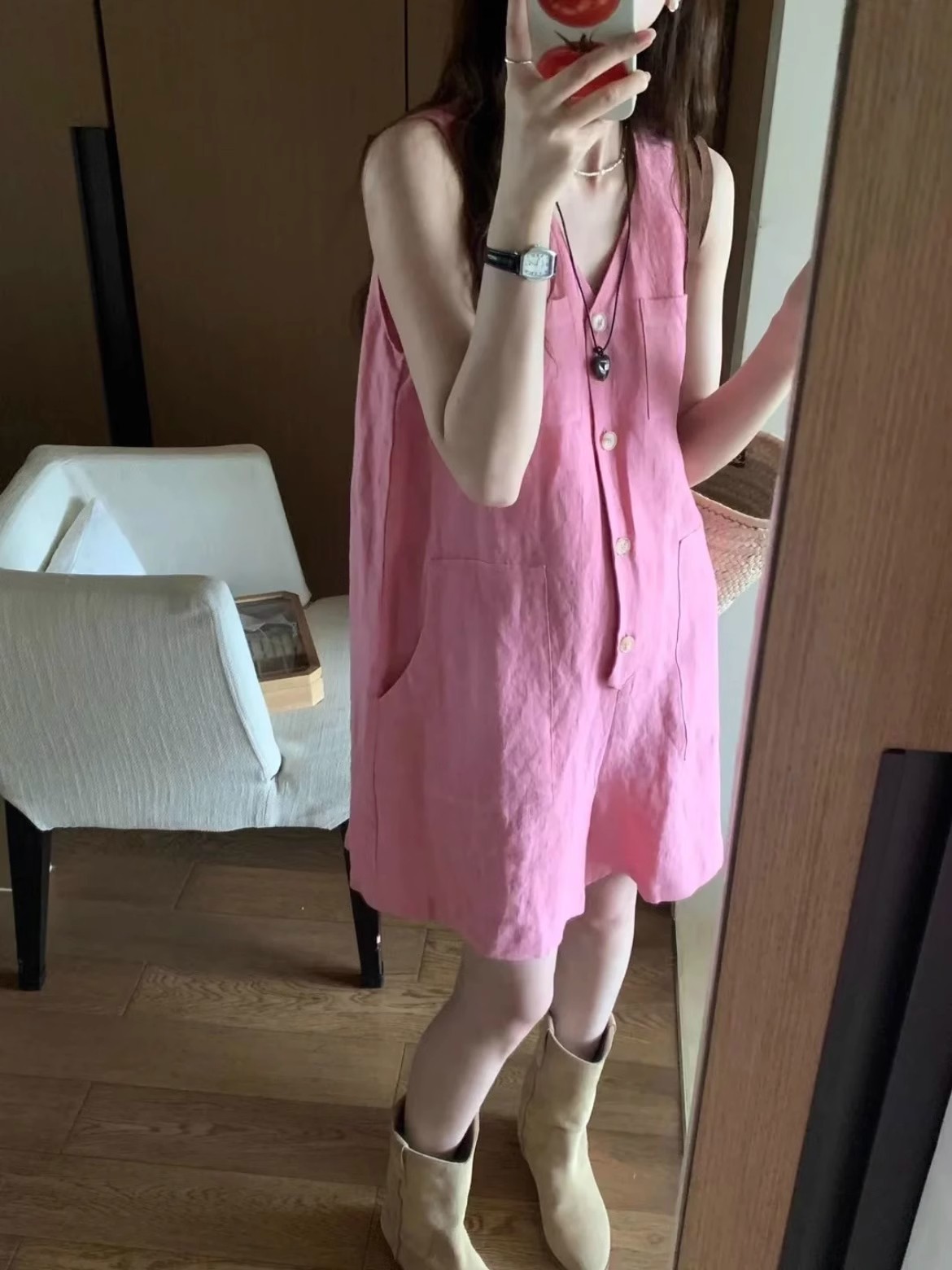 Picture of 2025 Niche Summer New V Neck Pure Color Button Sleeveless Loose Casual Jumpsuit Shorts Women's Thin Trendy Ins Shorts