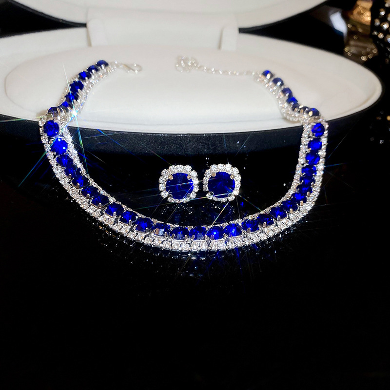 Picture of European and American light luxury high-end zircon jewelry suit necklace niche retro clavicle chain fashion Joker jewelry wholesale