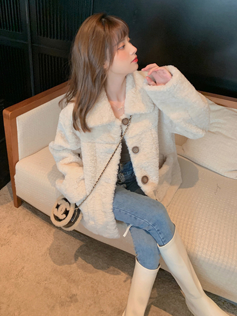 Picture of Lamb Wool Outwear for Women Autumn and Winter 2025 New Loose Long-Sleeved Thickeneded Velvet Outwear K-Style Versatile Seasonal Short Style