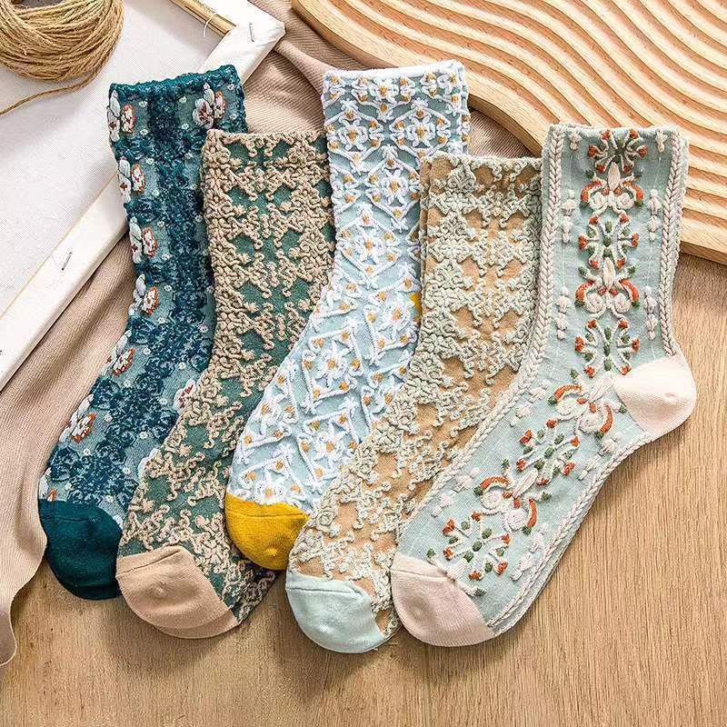 Socks Women's Court Style ins Trendy Mid-Autumn Socks Autumn and Winter High-Appearance High-Top Versatile Retro Embossed High Waist Long Barrel