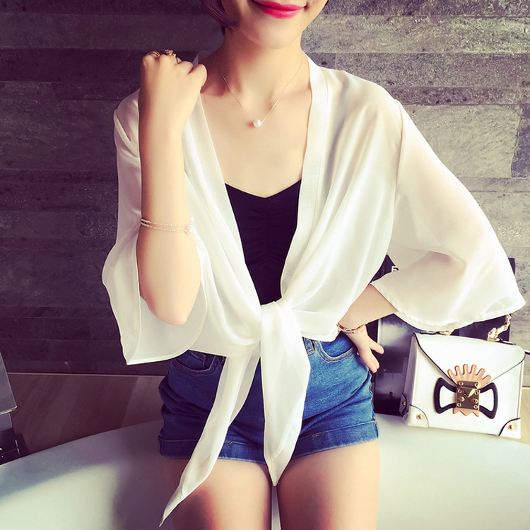 Wholesale 2025 New Korean Style Chiffon Sun Protection Clothing Fashionable Women's Black and White Shawl Jacket Beach Clothing One Piece Spread