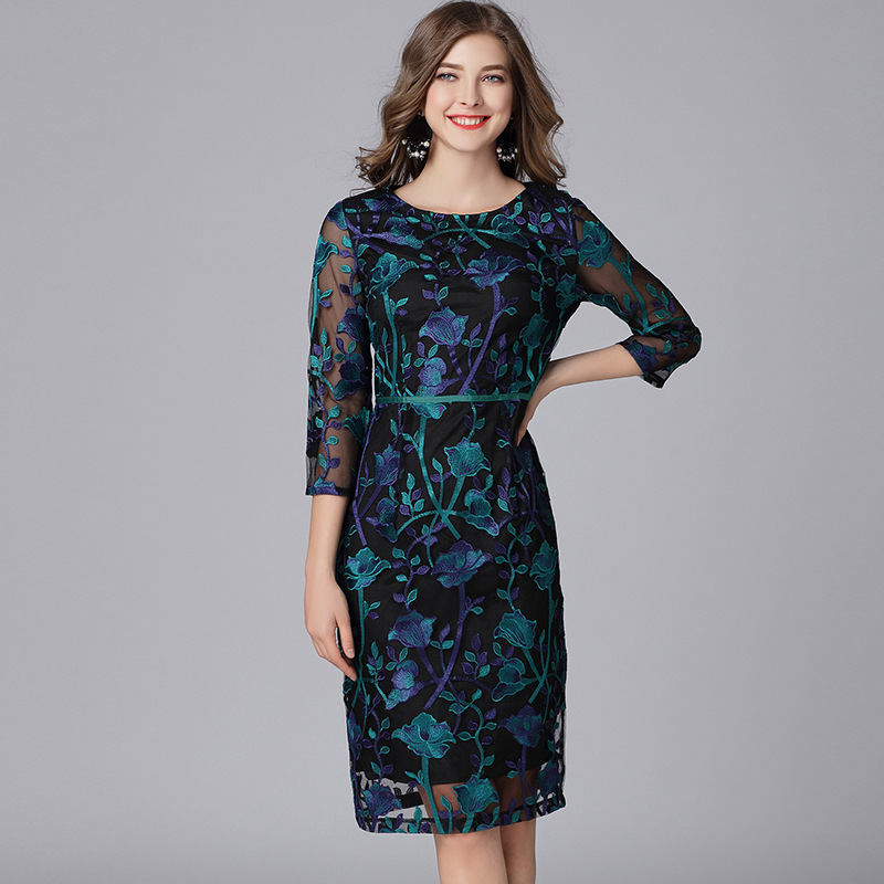 Picture of Large Size Middle-aged Embroidered Dress European and American Foreign Trade Brand French Fashion Hip Waistline Elegant Skirt