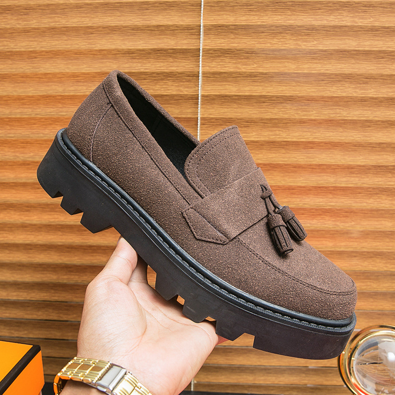 Nubuck leather retro plus size tassel loafers 2025 spring and autumn new round toe tassel thick sole heightened men's loafers