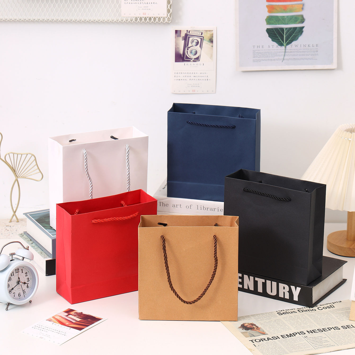 Forest Style Birthday Gift Bag, Hand-Held Gift Bag, Paper Bag, High-End Gift for Couples, Spring Festival Clothes and Scarf