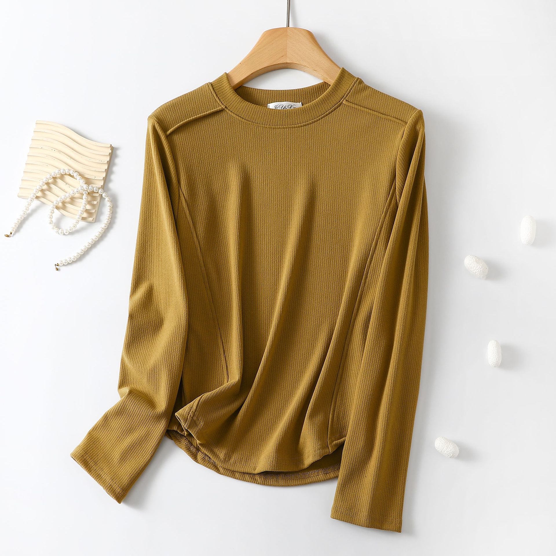 Picture of Round neck long-sleeved T-shirt for women autumn and winter new solid color small shirt loose slimming undershirt top