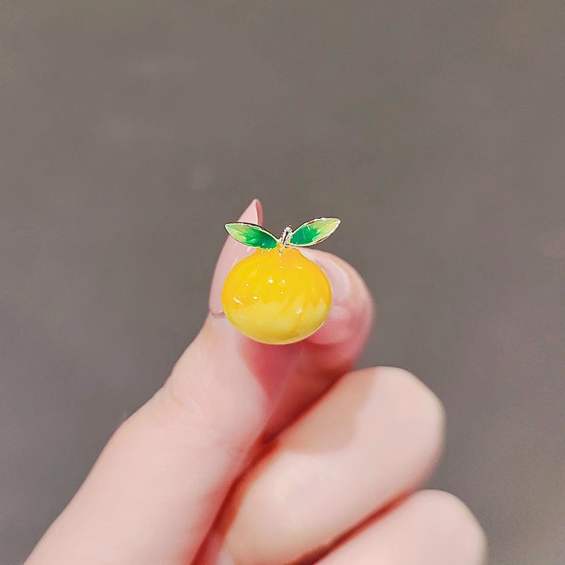 Japanese Style Fresh and Cute Fruit Yellow Peach Brooch Women's Fashionable Distinctive small size Pin Collar Needle Anti-glare Buckle Cardigan Accessories