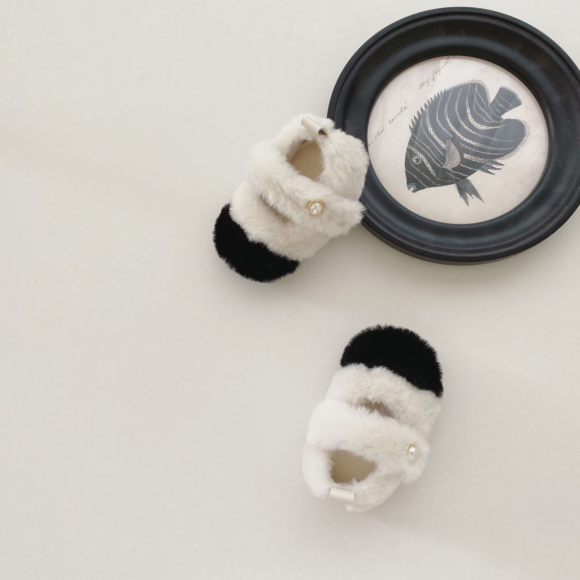 Winter New Baby Girl Baby Chanel Style Warm Mao Mao Shoes Non-slip Soft Bottom Toddler Shoes Velcro Anti-drop Foot