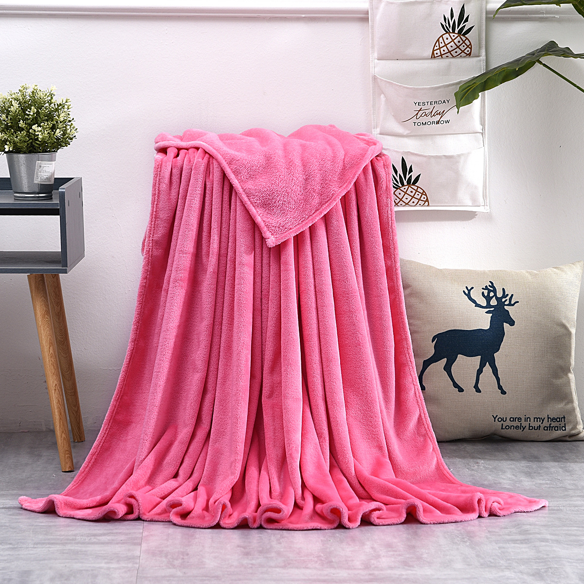 Picture of Solid color flannel blanket coral fleece pet blanket cross-border flannel blanket gift velvet nap blanket wholesale