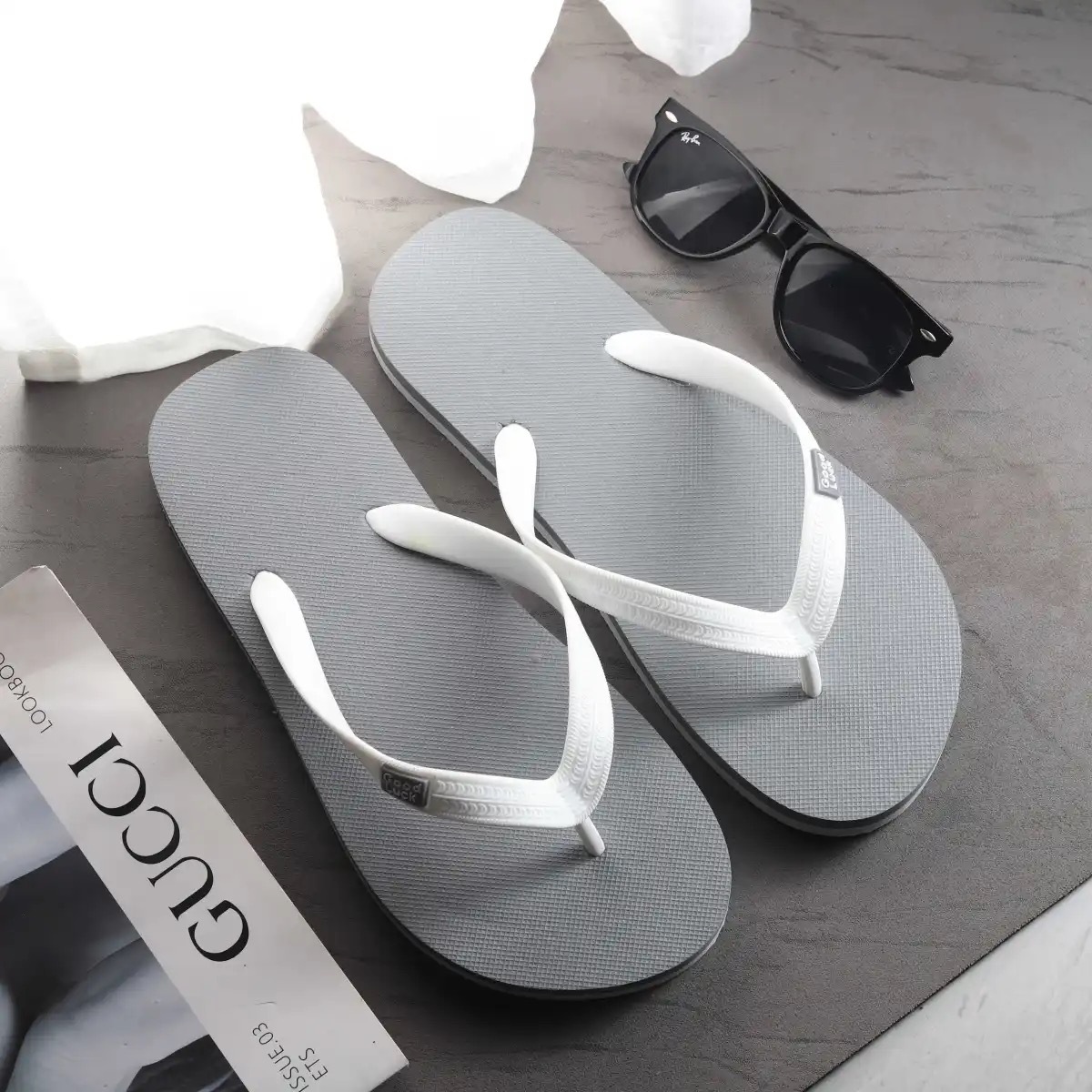 Picture of 2024 cross-border onesummer new candy-colored men's flip-flops casual beach anti-slip sandals