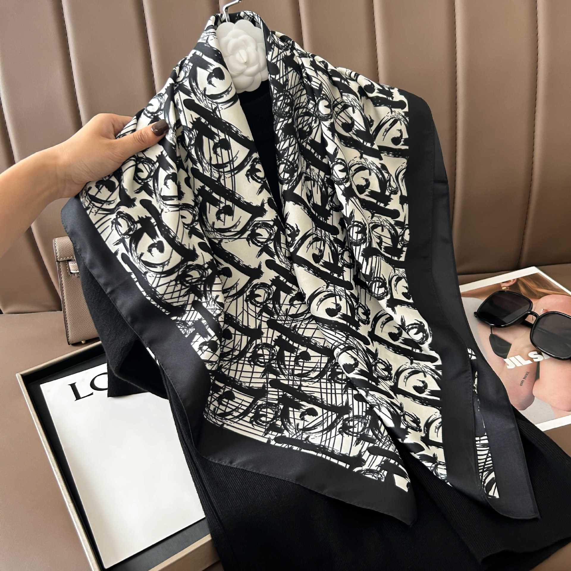 Picture of New 90cm Large Square Silk Elegant High-grade Decorative Shawl Women's Silk Scarf Fashion All-match Professional Scarf