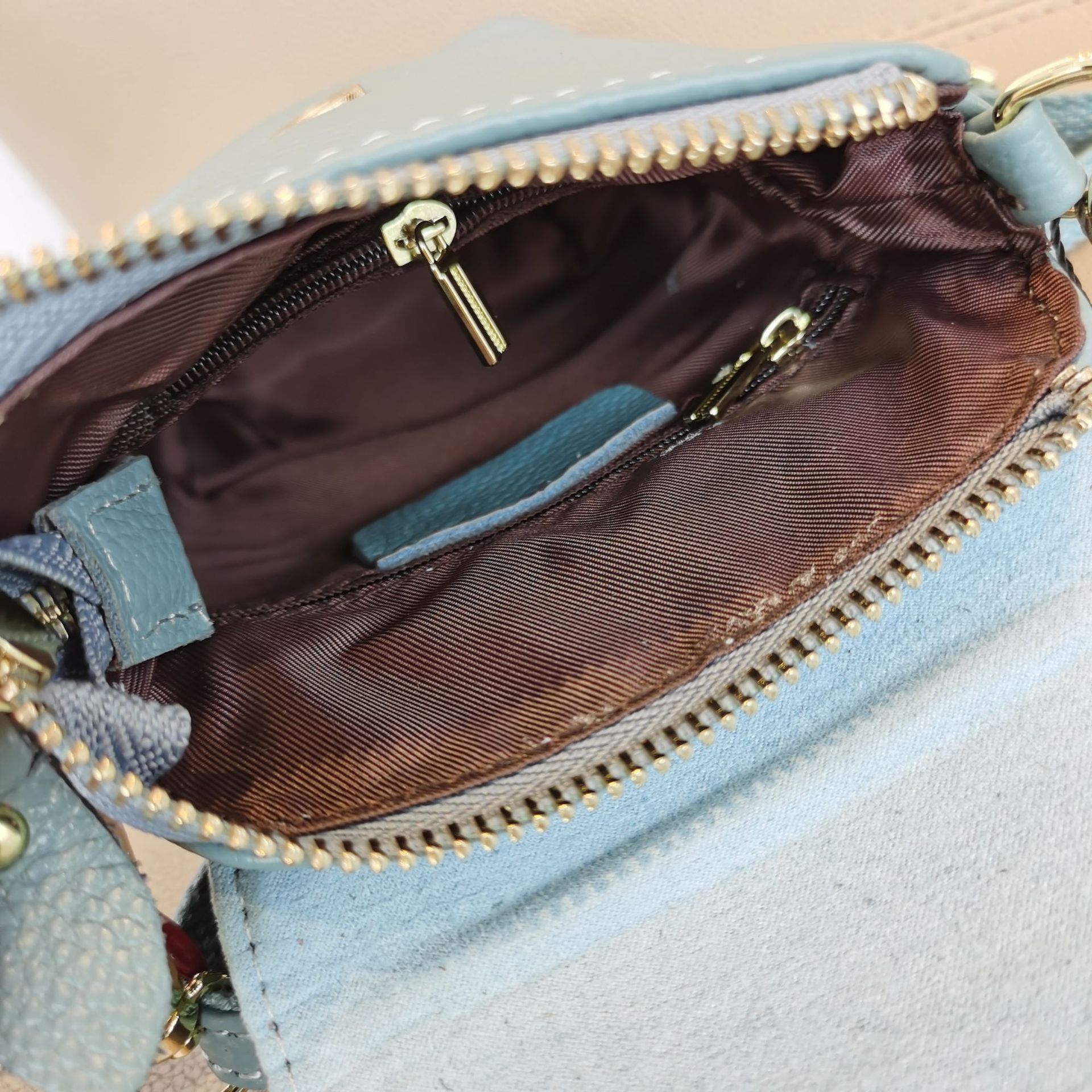 Picture of Top Layer Cowhide Mobile Phone Bag Mini Small Bag Women's Bag 2025 New All-match Genuine Leather Women's Coin Purse Crossbody Bag