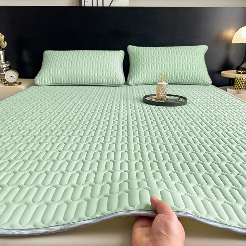 Solid color cool silk latex mat, summer ice silk mat, air conditioning mat, high-end washable machine washable three-piece mat