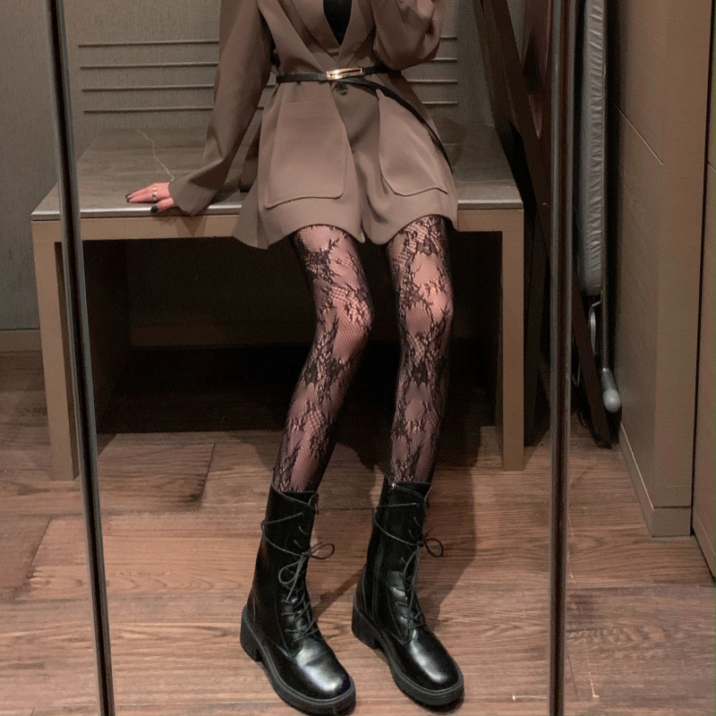 Internet celebrity white flower rattan stockings women's thin sexy lace pantyhose black bottoming fishnet socks fashion socks wholesale