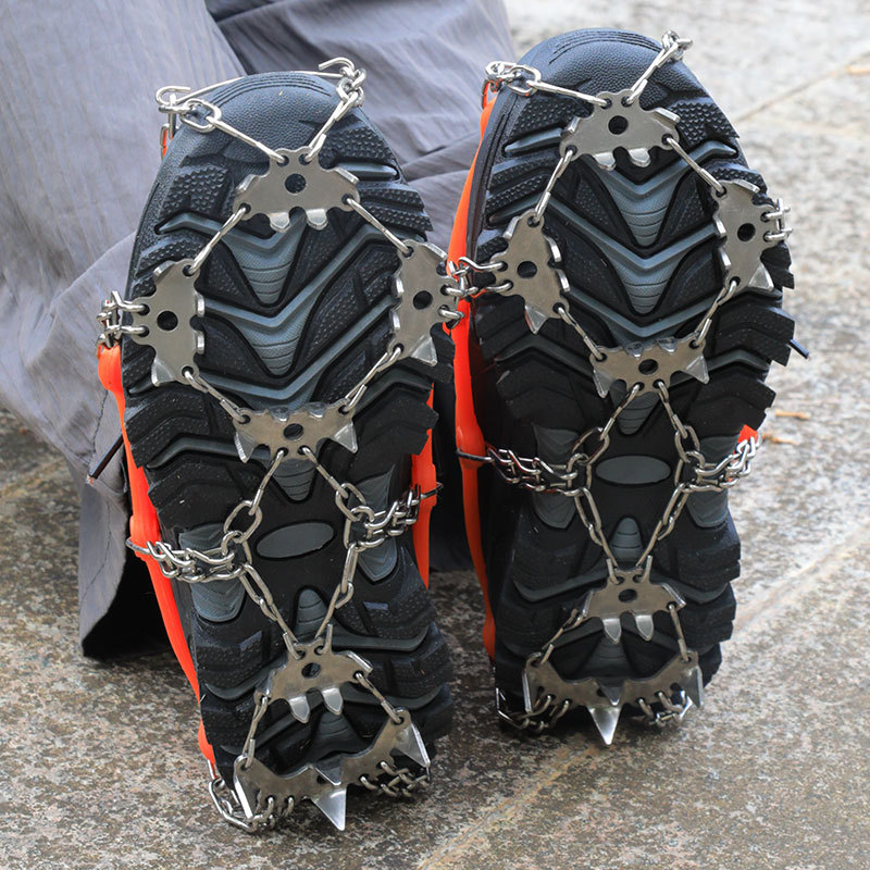 Outdoor Stainless Steel 13 Tooth Ice Claw Rock Climbing Snow Claw Chain Winter Reinforcing Ice Grab Non-Slip Shoe Cover Mountaineering Shoes Claw