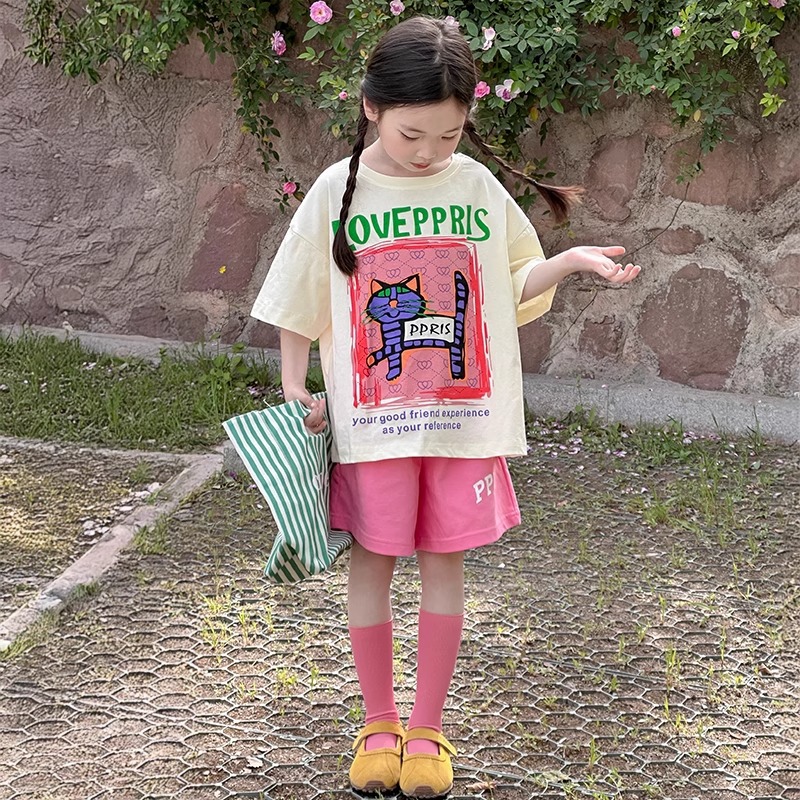 Picture of Girls Short-Sleeved Shorts Suit Summer 2025 New Kidsren's Korean Style Casual Summer Wear Girls Fashionable Summer Clothes