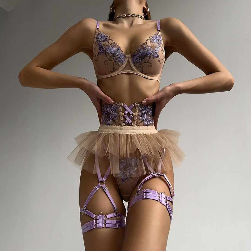 Нижнее белье Heavy Industry Embroidered Sexy Underwear Women's Fluffy Small Skirt Three-piece Suit