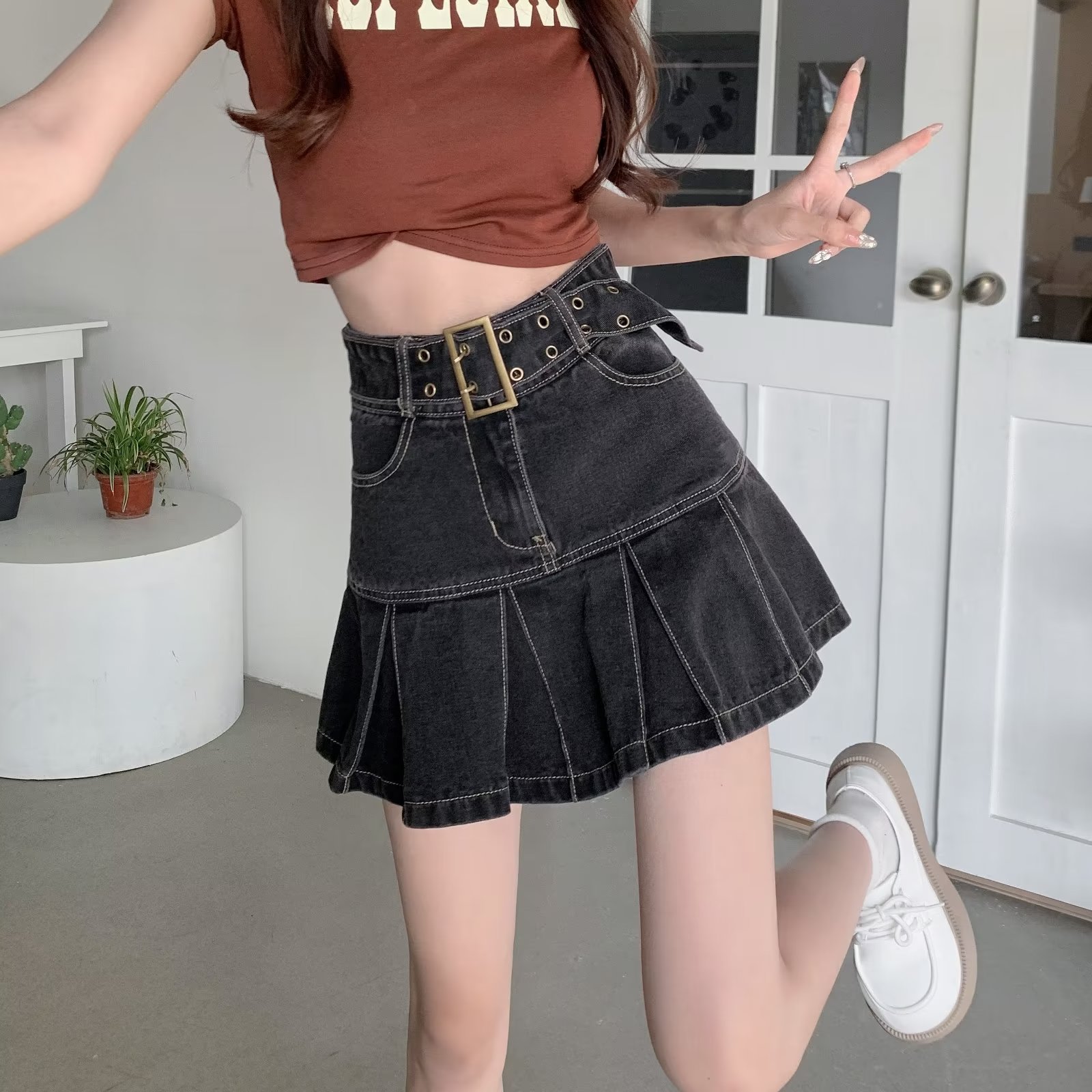 High-waisted Pleated Denim Skirt for Women Summer New Korean Style Sexy Slimming Look Design A-line Hip-covering Short Skirt