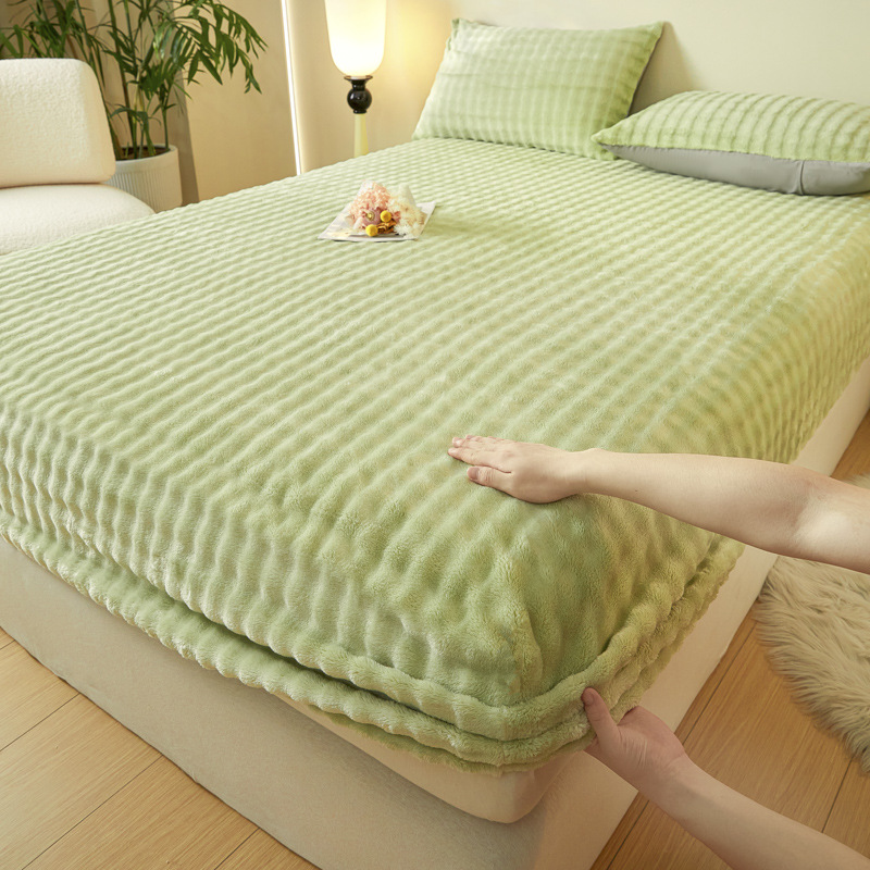 2025 New Autumn and Winter Rabbit Stuffed Sheet Single Piece Plus Velvet Bedspread Mattress Protector Thickened Coral Velvet Bed Cover