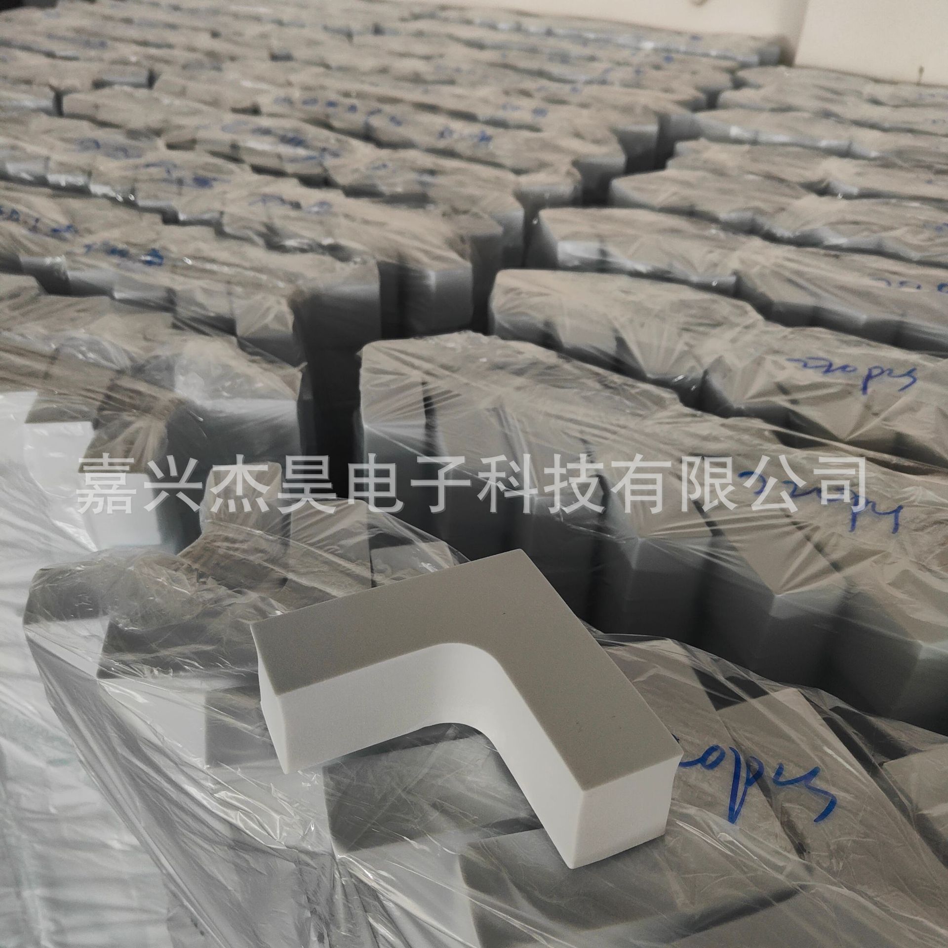 Hardened EVA foam corner protector eva anti-collision protection right angle R angle furniture anti-collision packaging cotton gasket