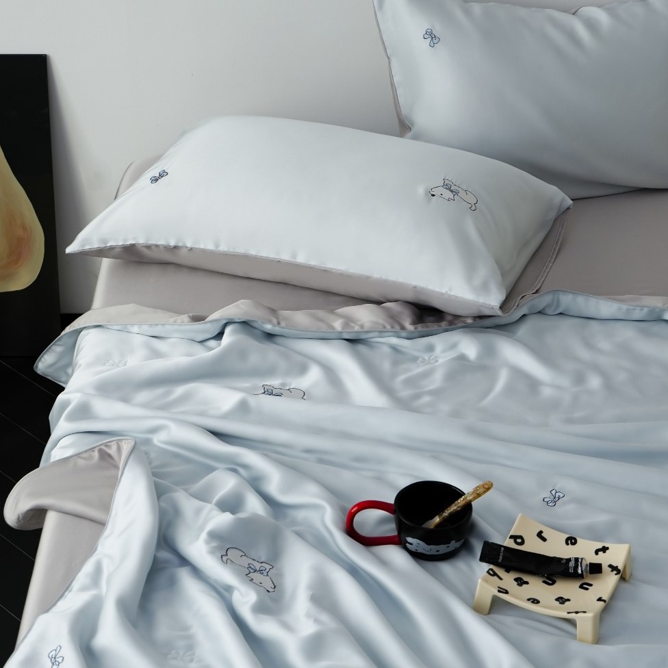 Picture of Class a Summer Cooling Tencel Lyocell Embroidered Air-Conditioning Summer Quilt Girly Cartoon Thin Quilt Four-Piece Set
