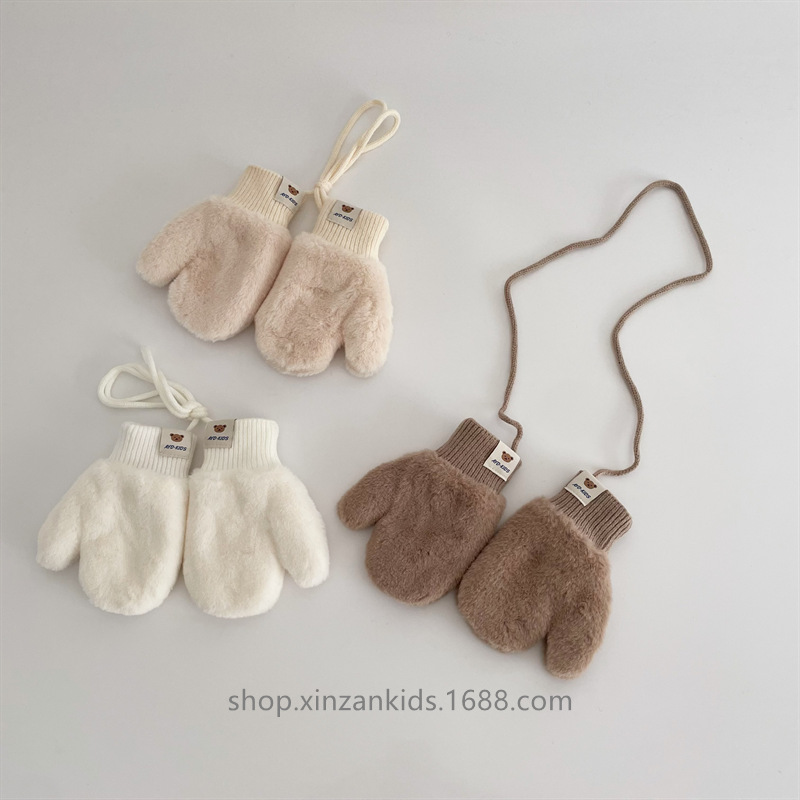 Children's Gloves Winter Korean New Style Bear Hanging Neck Mittens Baby Boys and Girls Warm Gloves Fashion