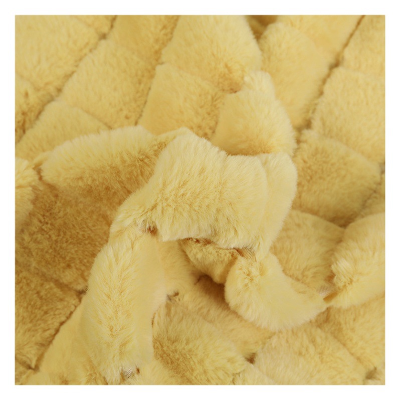 Hollow rabbit hair square corn grain fabric 390g polyester clothing hollow rabbit hair short plush fabric spot