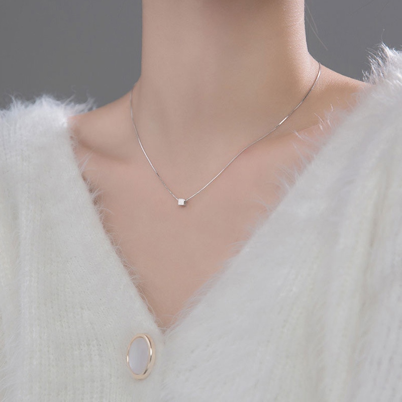 Picture of Geometric Square Brushed Necklace for Women, Korean Version, Simple and Elegant Design, Clavicle Chain, 2022 Geometric Style Necklace