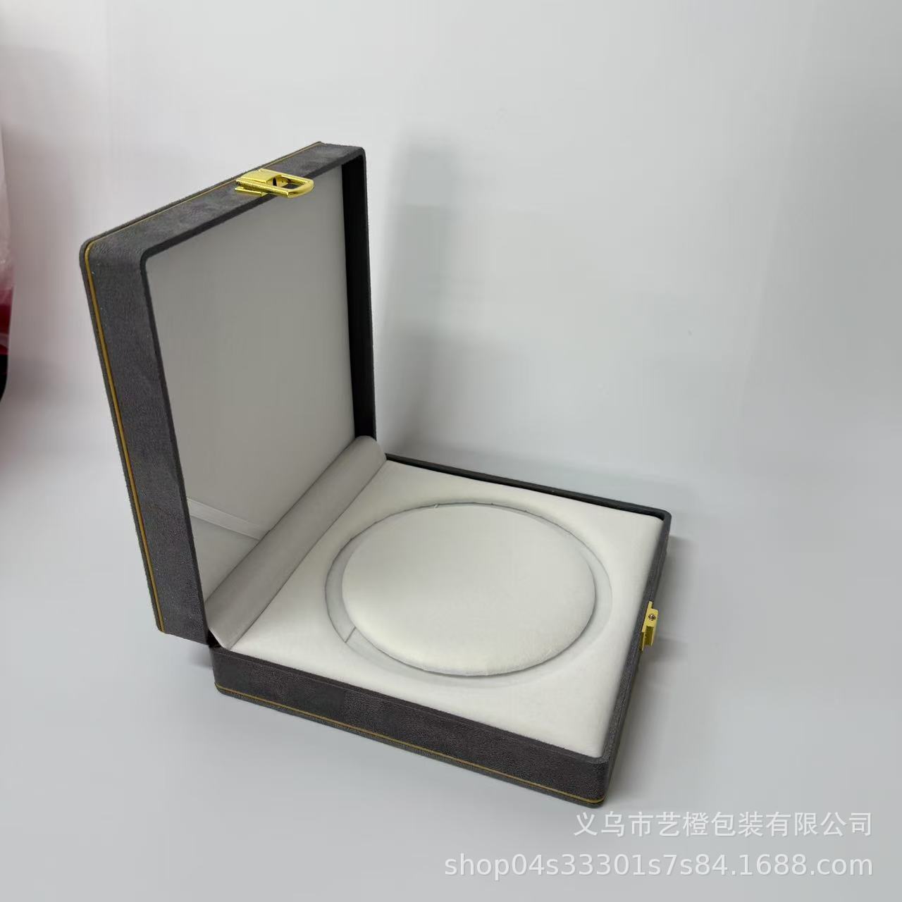Gray Wholesale Luxury Pendant Set Gift Box Factory Ready Pearl Necklace Gift Box High-End Metal Buckle Jewelry Box
