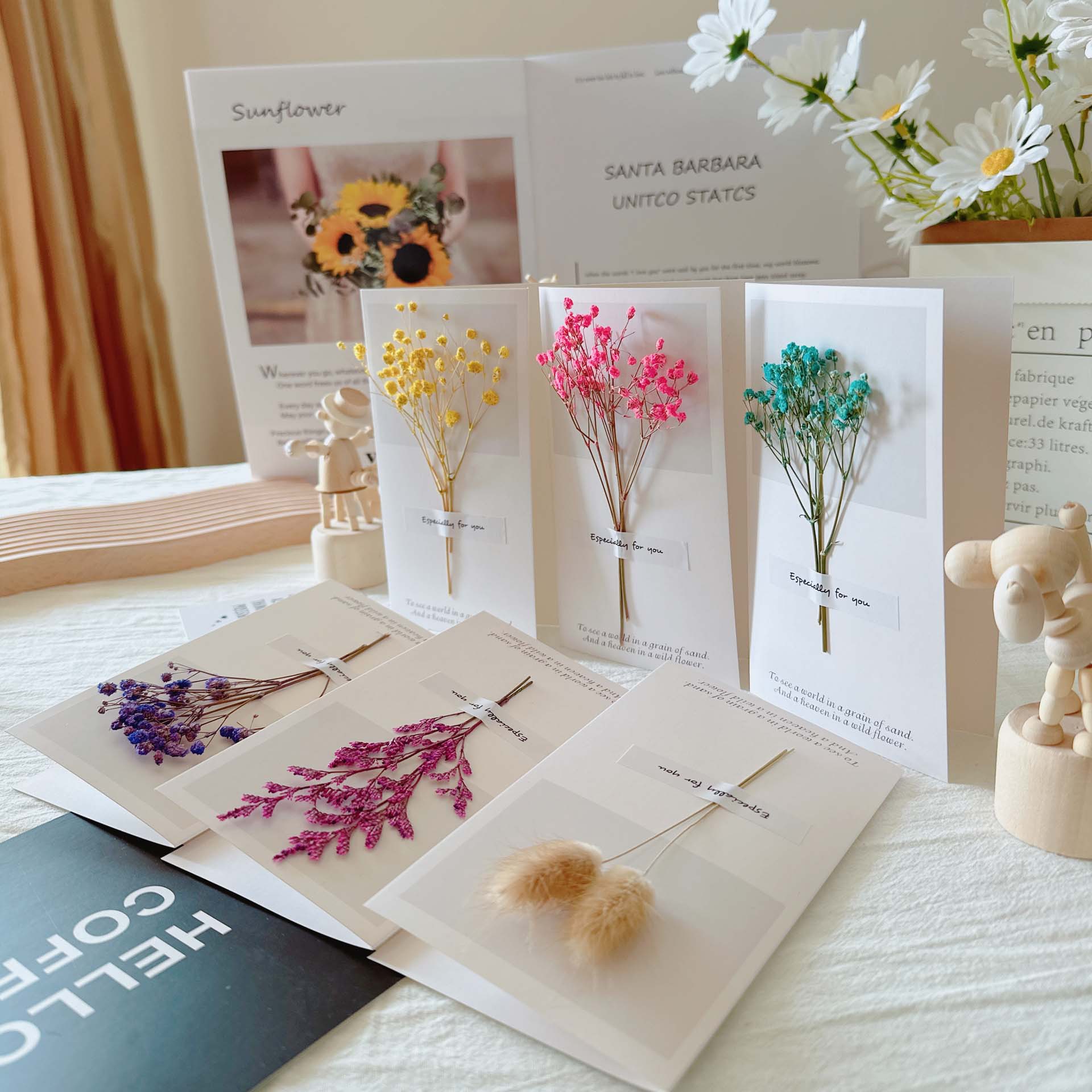 Picture of Gypsophila Dried Flower Greeting Card Birthday Greeting Card Creative Handmade Card Mid-Autumn Festival Handwritten Creative Universal Greeting Card