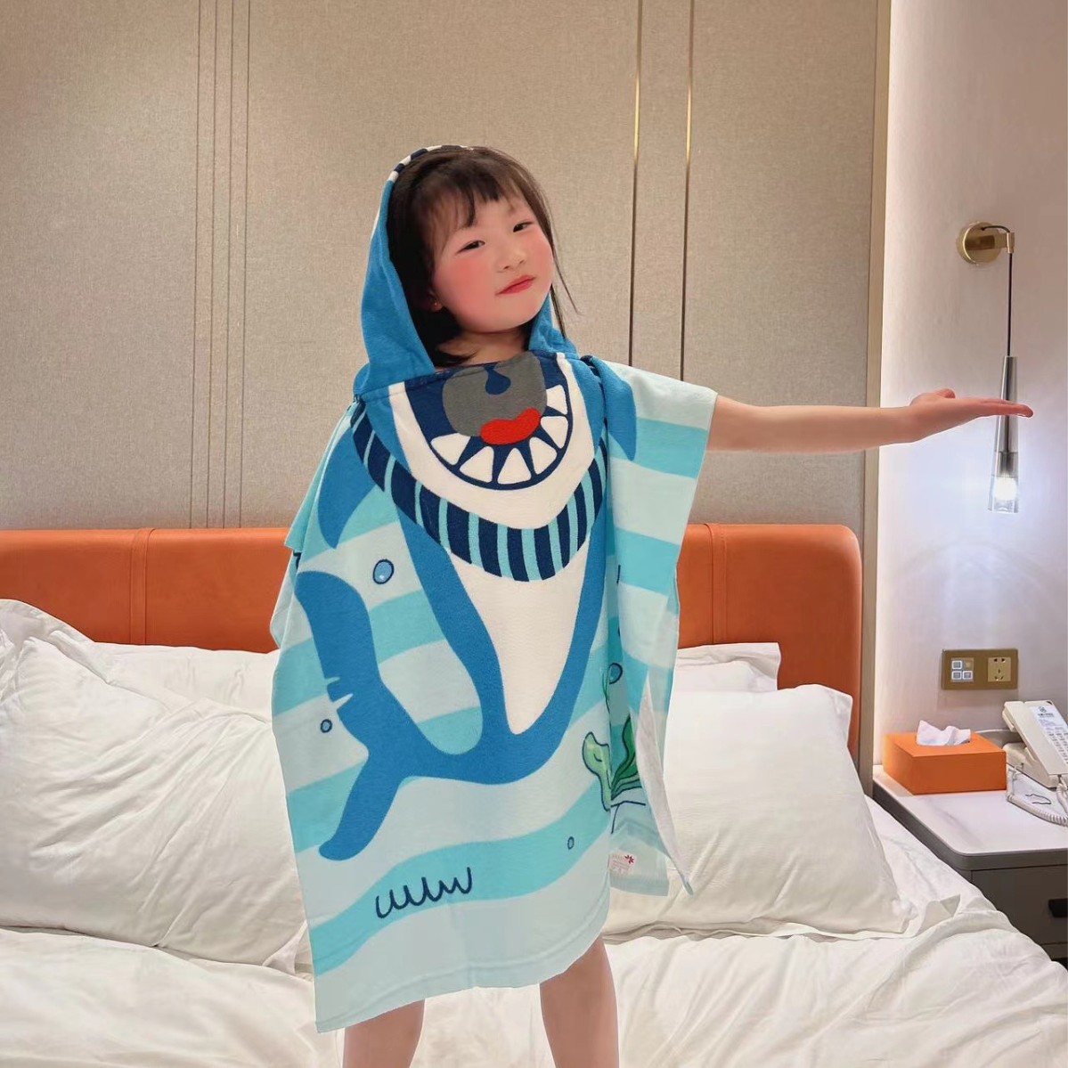 Picture of Cute Cartoon Children's Bath Towel Cloak Soft Skin-friendly Hair-free Bath Water Absorbent Quick-drying Wearing Baby Bath Towel