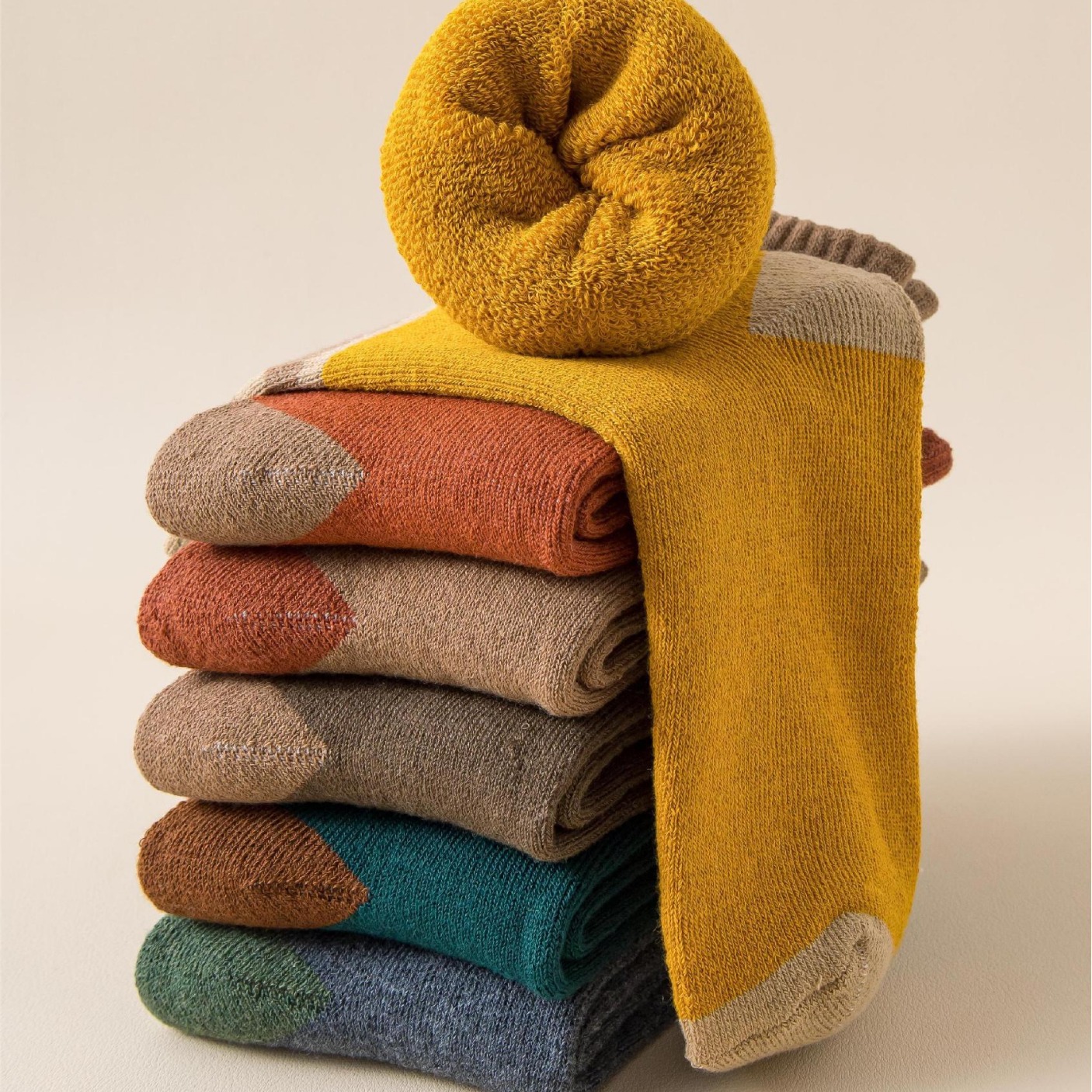 Thick Socks Women's Mid-tube Socks Autumn and Winter fleece-lined Thickened Warm Socks Japanese Versatile Towel Socks Winter Women's Cotton Socks