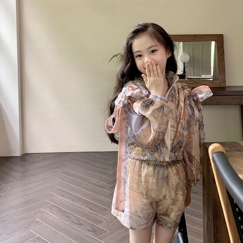 Girls' suit Summer 2025 New Children's Short Hooded Sun Protection Jacket Shorts Girls' Summer Two-piece Set