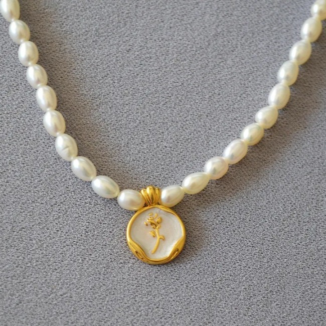 Picture of French Elegant Pearlescent White Enamel Vintage Rose Gold Pendant Freshwater True Pearl Necklace Women's Clavicle Chain