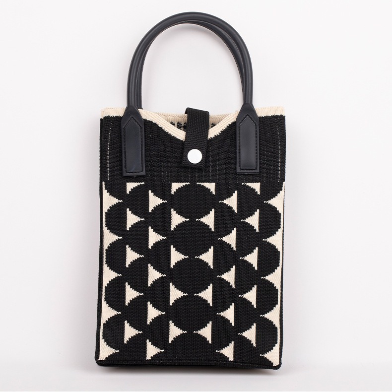 Shoulder bag 2024 portable semicircle simple travel with knitted handbag student leisure bag large capacity mobile phone