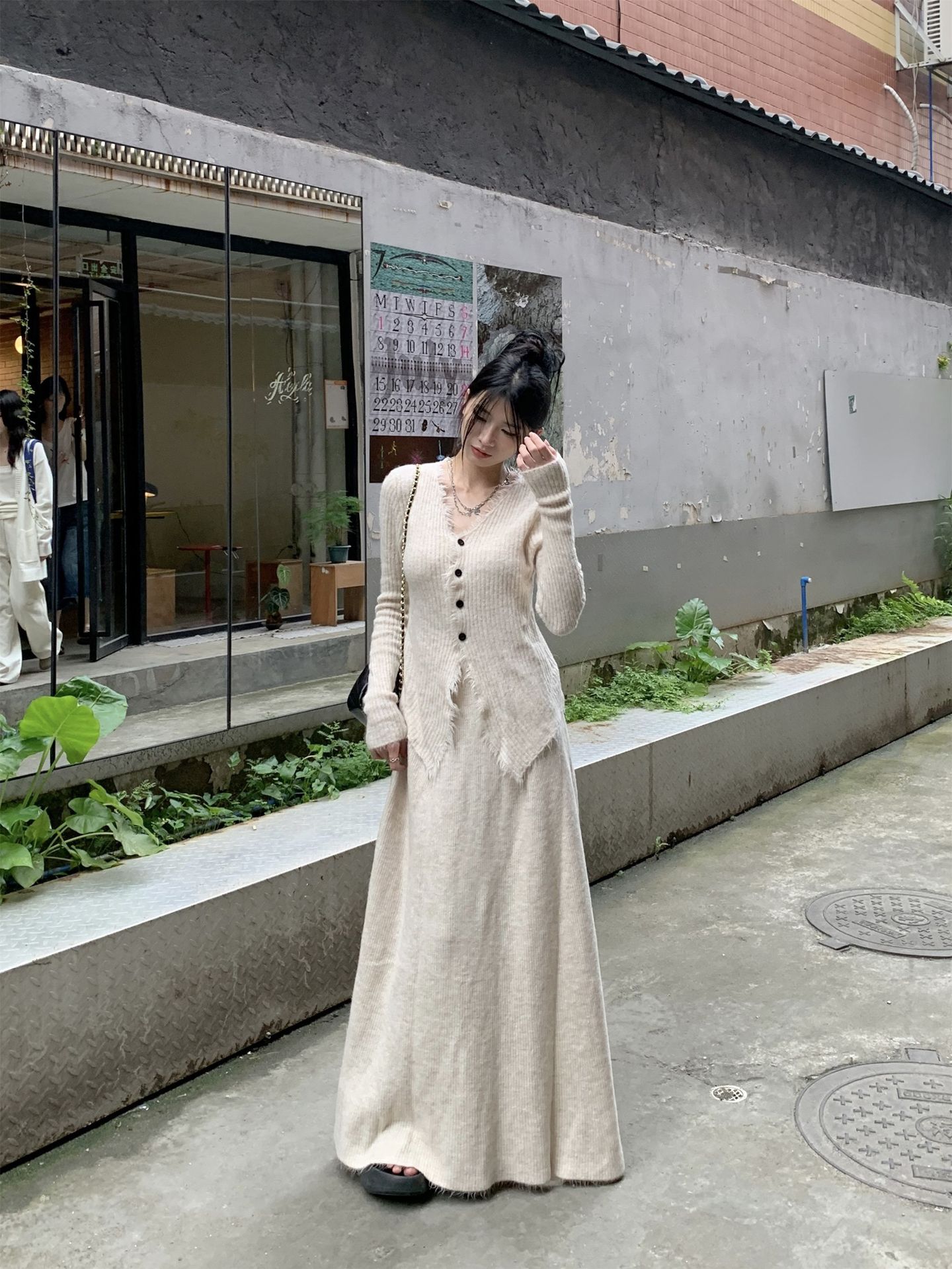 Picture of Early Autumn and Winter 2024 New Soft Waxy V-Neck Fur Edge Slim-Fit Slimming Knitted Cardigan Niche Design Sense Top for Women