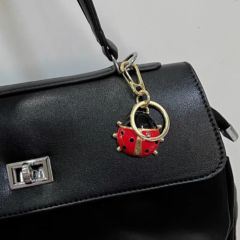 2025 New Retro Colorfulful Seven-Star Ladybug Pendant Car Keychain Women's Classy Exquisite High-End Keychain
