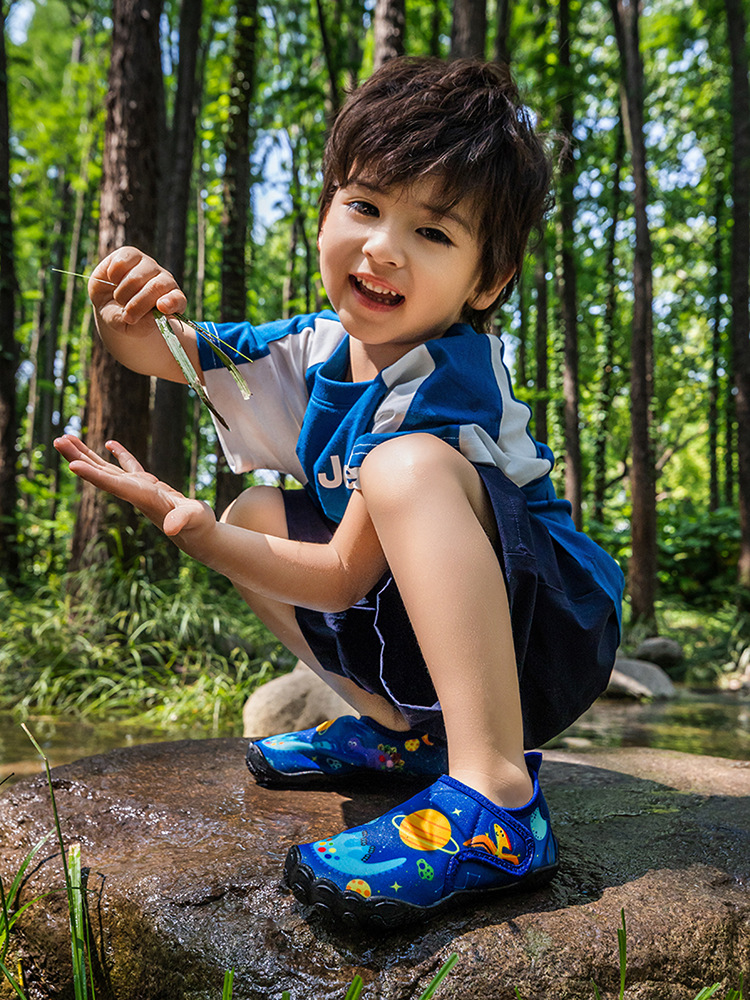 2025 New Style Kidsren's Water Shoes, Outdoor Non-Slip Breathable Quick-Drying Water Shoes, Boys and Girls Beach Shoes