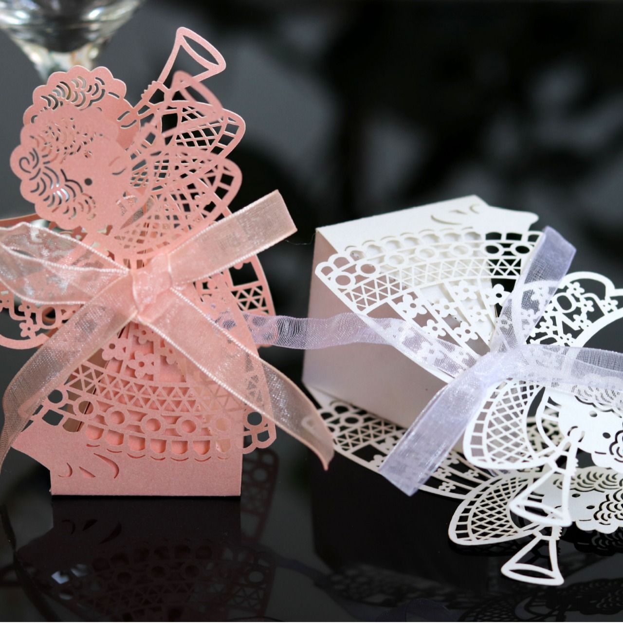 Picture of Direct selling wedding beautiful girl box cutting hollow holiday candy box pink girl chocolate carton wholesale