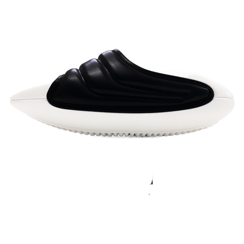 New Thick Slippers Bullet Bread Niche Light Luxury Fashionable Beach Shoes for Couples Home Light Soft Sole Feeling