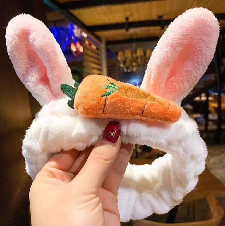 Picture of Special Headband for Face Washing for Women 2025 New Autumn and Winter Cute Bear Headband Hairband Hairpin Hair Accessory Plush Headwear