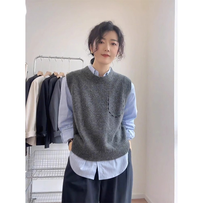 Grey Crewneck Knitted Vest Women's Early Autumn 2024 New College Style Stacked Waistcoat Pullover Sweater Vest