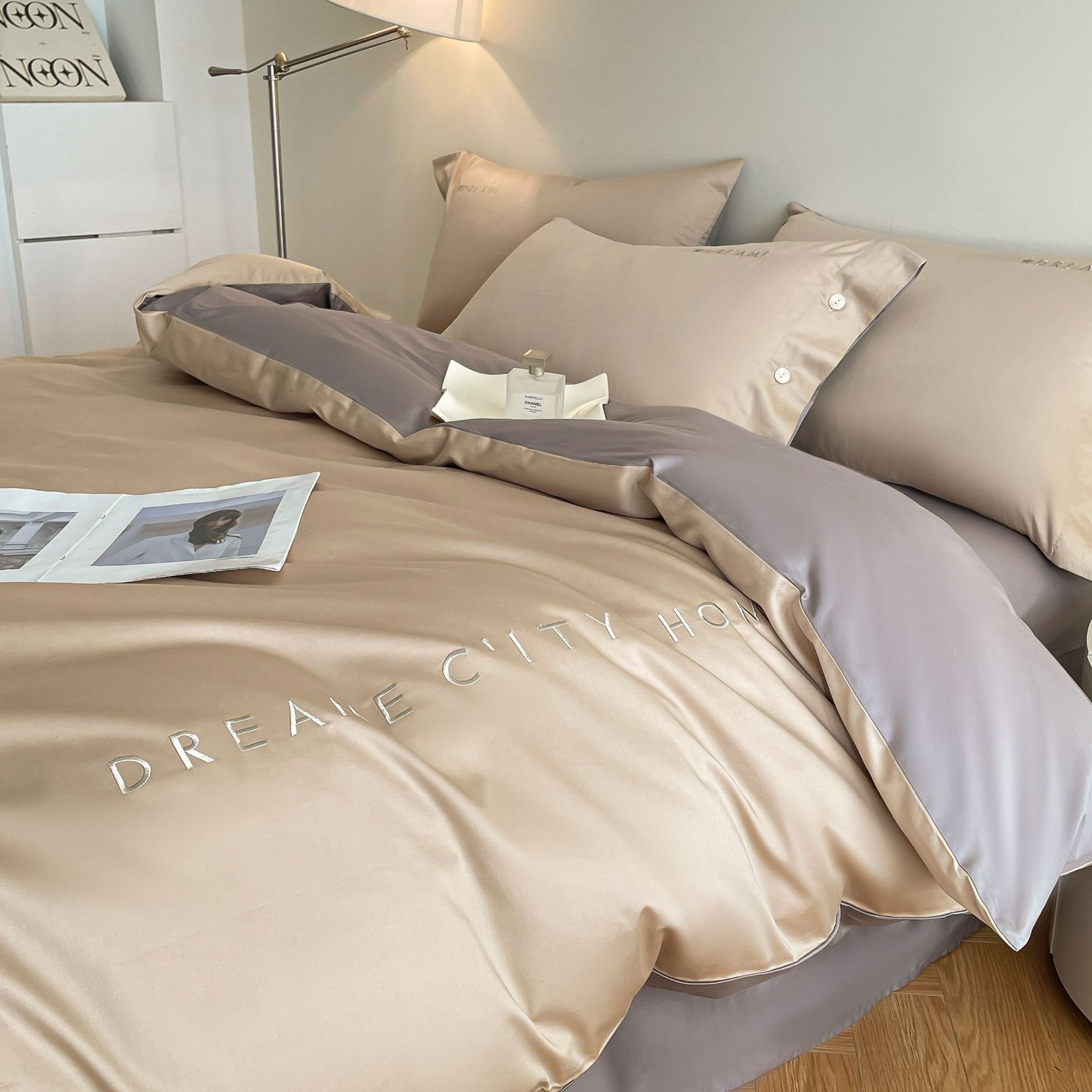 Picture of 60 Xinjiang long-staple cotton four-piece cotton bed sheet bed hat light luxury embroidery dormitory three-piece cotton bedding s